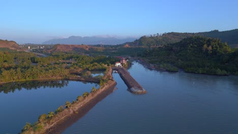 Islas-Serenas-Aguas-Tranquilas-Amanecer-Luz-De-La-Mañana