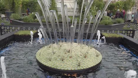 Bronzestatue-Von-Stanislas-In-Lothringen-Unter-Einem-Bewölkten-Himmel-In-Der-Abenddämmerung-Während-Des-Ephemeral-Garden-2019