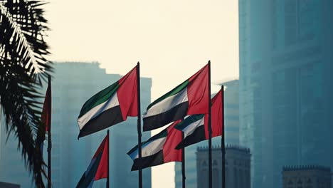 Die-Flaggen-Der-Vereinigten-Arabischen-Emirate-Wehen-Während-Der-Feierlichkeiten-Zum-Nationalfeiertag-Der-Vereinigten-Arabischen-Emirate-Stolz-In-Der-Luft