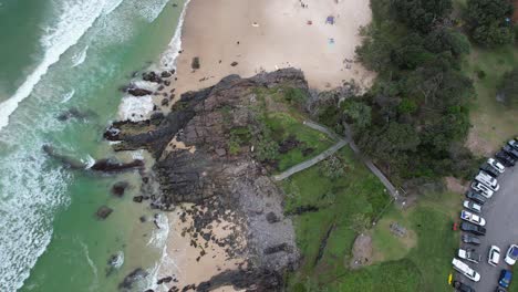 Tourists-At-Norries-Headland-Boardwalk-In-Cabarita-Beach,-New-South-Wales,-Australia