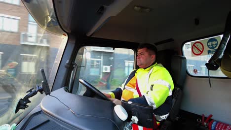 En-La-Carretera-De-Londres:-Un-Día-En-La-Vida-De-Un-Camionero.