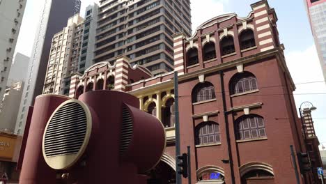 Toma-Inclinada-Hacia-Arriba-Del-Mercado-Occidental-En-Sheungwan,-Hong-Kong.