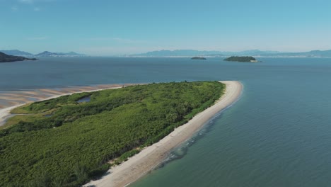 A-panoramic-view-of-Daniela-and-Pontal-beaches-unveils-a-captivating-coastal-landscape-in-Florianopolis