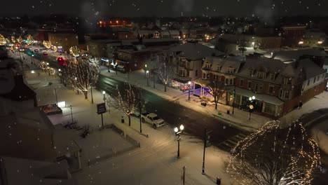 Schneeflocken-Fallen-Zu-Weihnachten-Auf-Viktorianische-Häuser