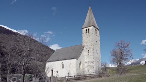 Iglesia-De-San-Nicolás,-Burgeis---Burgusio,-Vinschgau---Val-Venosta,-Tirol-Del-Sur,-Italia