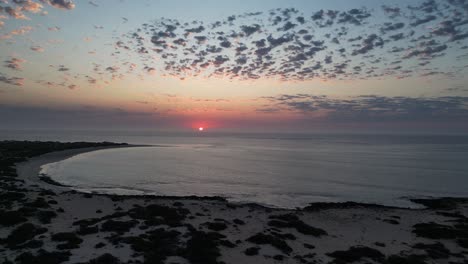 Epischer-Sonnenuntergang-In-Turquoise-Bay,-Westaustralien