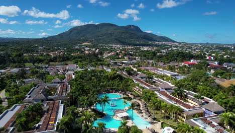 Luxury-Resort-Hotel-with-swimming-pool-in-Puerto-Plata-Town,-Dominican-Republic