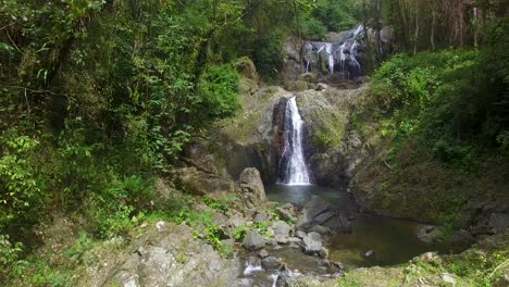 Argyle-Wasserfall,-Roxborough,-Tobago.-Luftaufnahme-Einer-Drohne