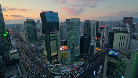 Gangnam-District-Skyline-And-Traffic-At-Teheran-ro-In-Seoul,-South-Korea