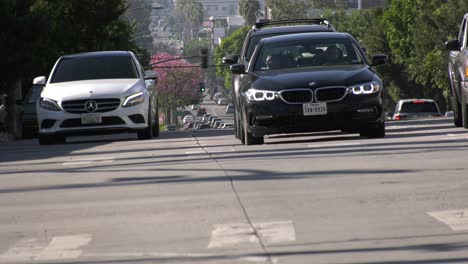 Traffic-Flowing-on-California-Streets