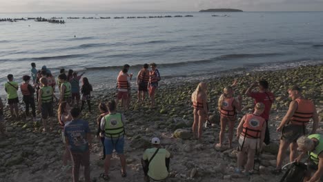 Oslob,-Cebu-–-Erwartung-Des-Majestätischen:-Begeben-Sie-Sich-Auf-Eine-Einzigartige-Begegnung-Mit-Walhaien-In-Cebu,-Philippinen-–-Ein-Einmaliges-Schwimmerlebnis