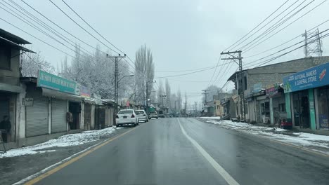 Vista-De-Perfil-De-La-Nieve-En-La-Ciudad-De-Skardu-En-Pakistán