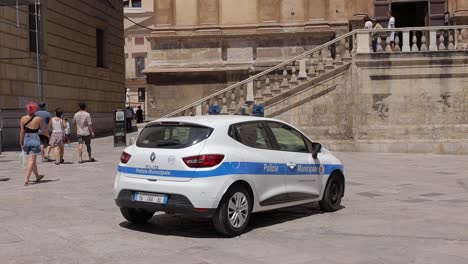 Coche-De-Policía-En-Palermo-Italia