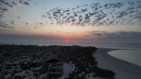 Breathtaking-bay-at-sunset,-Western-Australia