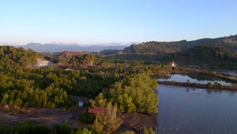 Islas-Serenas-Aguas-Tranquilas-Amanecer-Luz-De-La-Mañana