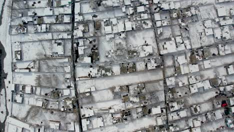 Draufsicht-Auf-Die-Verstopfte,-Schneebedeckte-Stadt-Skardu-In-Pakistan