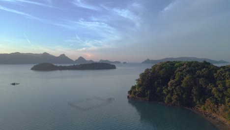 Islas-Serenas-Aguas-Tranquilas-Amanecer-Luz-De-La-Mañana