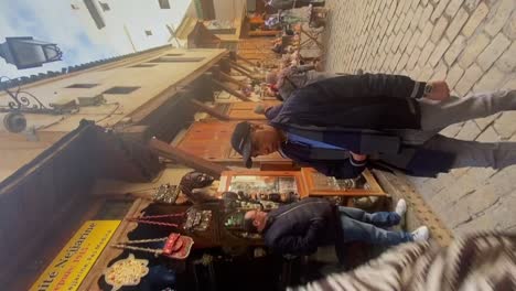 Vertical,-Narrow-Alleys-of-old-Medina-Souk-in-Fez,-Morocco