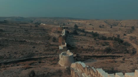 Vista-De-Perfil-De-La-Gran-Muralla-De-Sindh