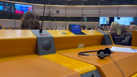 En-El-Interior-De-La-Cámara-Del-Parlamento-Europeo,-Bruselas