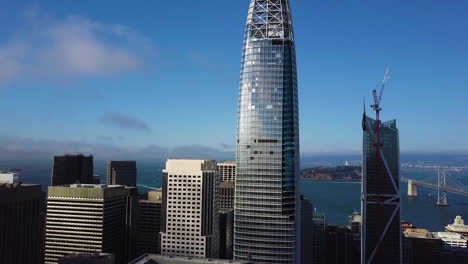 Aerial-view-of-the-Salesforce-Tower-under-construction,-in-sunny-San-Francisco