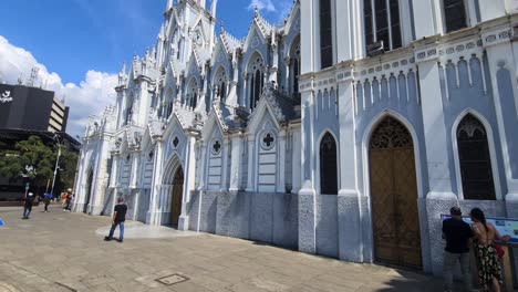 Iglesia-Ermita,-Catholic-Church-and-Landmark-of-Downtown-Cali,-Colombia-on-Sunny-Day