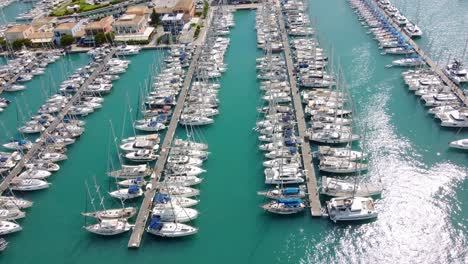 Aerial-view-of-sailing-yachts-in-marina