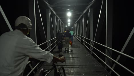 People-are-walking-on-the-jetty