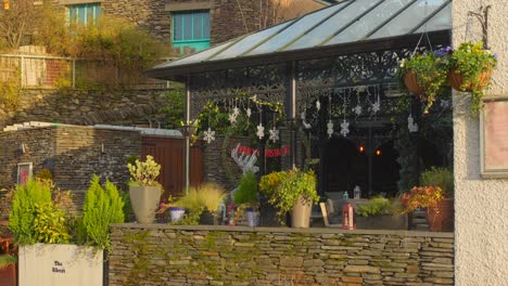 Tilt-Shot-Windermere-Restaurant-Außenfassade-Lake-District,-England