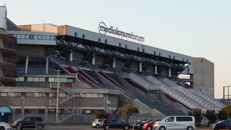 Milán,-Italia---3-De-Marzo-De-2022---Vista-Externa-Del-Foro-Arena-Mediolanum-En-Assago-Milán