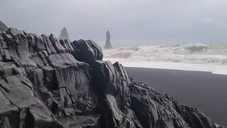 Black-Sand-Beach,-Iceland