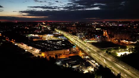 Stadt-Hyperlapse,-Luftaufnahme-Der-Stadt-Kattowitz-Bei-Nacht,-Zeitraffer