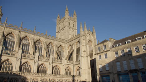 Abadía-De-Bath-Desde-El-Suroeste---Iglesia-Abacial-De-San-Pedro-Y-San-Pablo-En-Bath,-Somerset,-Inglaterra