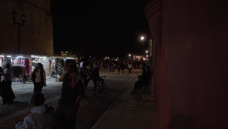 Próspera-Vida-Nocturna-En-Las-Bulliciosas-Calles-Del-Centro-Histórico-De-Oaxaca