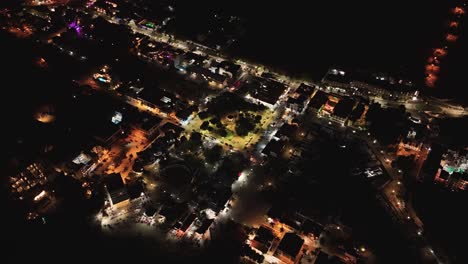 Nächtlicher-Hyperlapse-Des-Lebens-In-Der-Stadt-Huatulco,-Oaxaca,-Mexiko