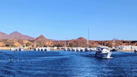 A-yacht-on-the-water-of-the-Red-Sea-in-Sharm-El-Sheikh,-Egypt