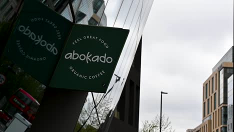 Abokado-Desayuno-Y-Cafetería,-Londres,-Reino-Unido