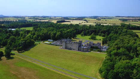 Etagen-Schloss.-Kelso,-Scottish-Borders,-Schottland,-Vereinigtes-Königreich