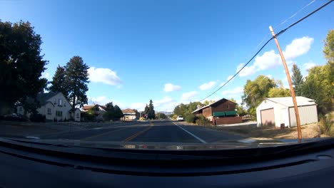 Conduciendo-Por-Shady-Creek,-Colorado,-Estados-Unidos-Desde-El-Punto-De-Vista