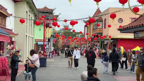 Caminando-Por-Chinatown-En-El-Año-Nuevo-Chino---Punto-De-Vista-En-Primera-Persona