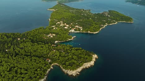 Vista-Panorámica-Aérea-Del-Paisaje-De-La-Costa-Adriática---Kalamota,-Isla-Kolocep,-Dubrovnik,-Croacia