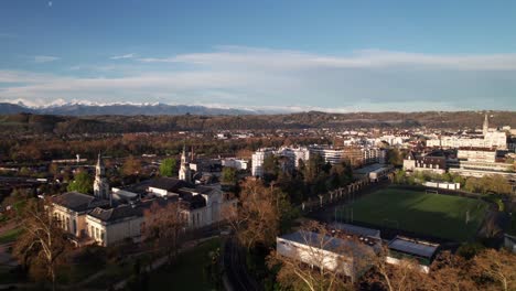 Drone-shot-of-Pau,-France,-skyline.-4K