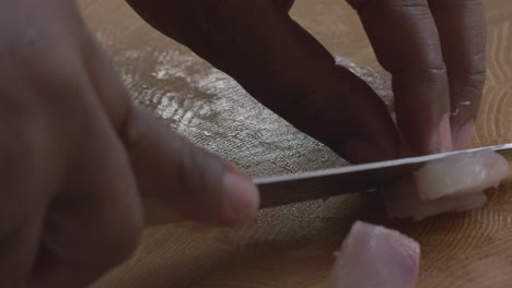 cutting-the-fish-for-the-ceviche-part-5