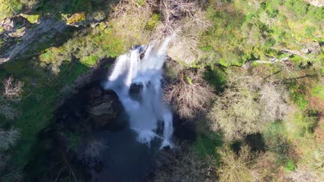 Seimeira-de-Vilagocende---Stunning-Waterfall-In-Fonsagrada,-Lugo,-Spain