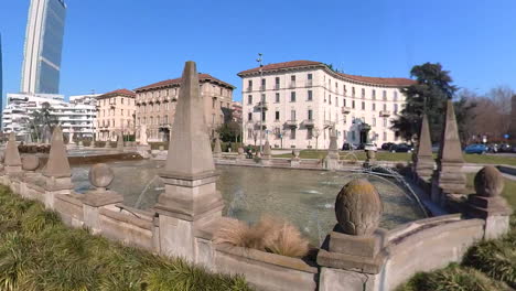 Hyperlapse-Um-Brunnen-Stadtleben-Mailand-Italien