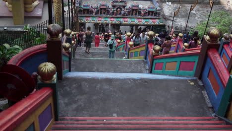 Crowd-Of-People-Downstairs-At-Entrance-Of-Batu-Caves-In-Selangor,-Malaysia