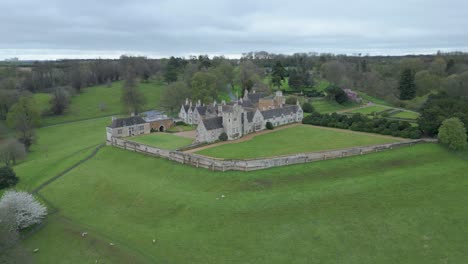 Luftaufnahme-Von-Rockingham-Castle-In-England