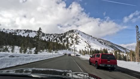 Snow-Plow-Vehicle-Servicing-The-Road