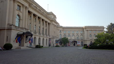 Royal-Palace-court-at-sunset,-Bucharest-Romania