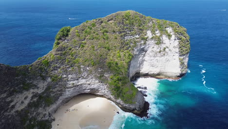 Drone-shot-of-beach-and-sea-landscape-in-Bali